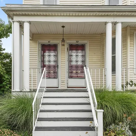 Charming New England Style Apartment 6 Miles To Downtown Boston, 4 Miles To Logan Airport Revere Exterior photo