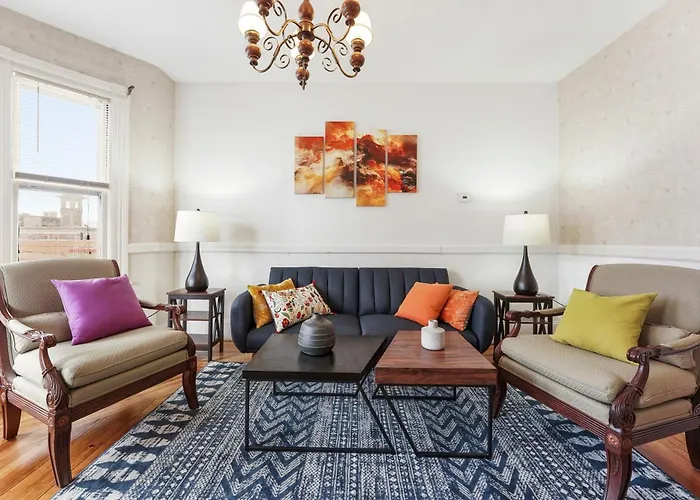 Charming New England Style Apartment 6 Miles To Downtown Boston, 4 Miles To Logan Airport